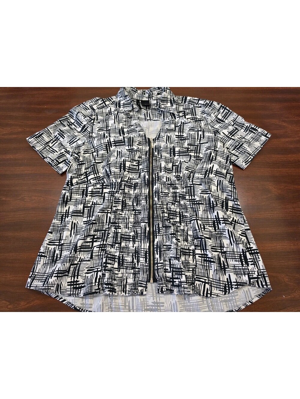 New Directions L Black White Zip Front Blouse Abstract Quiet Luxury Career